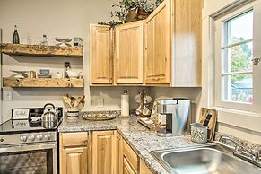 High-end & Homey Family Abode: Walk Downtown!