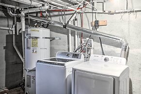 High-end & Homey Family Abode: Walk Downtown!