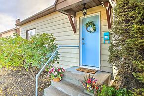 High-end & Homey Family Abode: Walk Downtown!