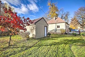 High-end & Homey Family Abode: Walk Downtown!