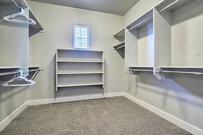 Adventure Bound Home w/ Pickleball, Hot Tub & More