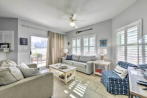 Coastal Condo With Pool - Walk to Destin Beach!