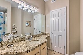 Coastal Condo With Pool - Walk to Destin Beach!