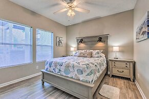 Coastal Condo With Pool - Walk to Destin Beach!