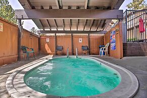 Mammoth Lakes Townhome < 2 Mi to Ski Area!