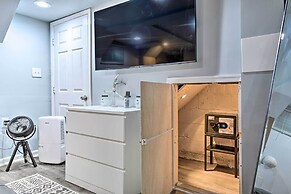 Stylish DC Studio ~ 5 Mi to National Mall!