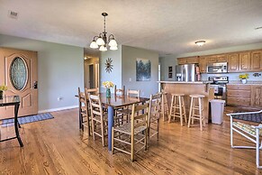 Family Home w/ Deck, 2 Mi to Lake Cumberland