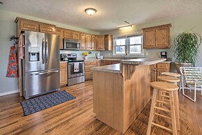 Family Home w/ Deck, 2 Mi to Lake Cumberland