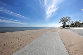 'ania's Retreat' w/ Deck: Walk to Lake Michigan!