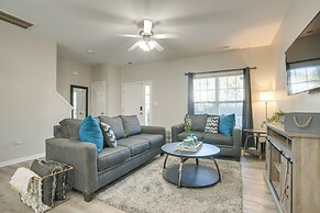 Pet-friendly Family Townhome w/ Private Patio