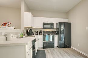 Pet-friendly Family Townhome w/ Private Patio