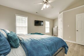 Pet-friendly Family Townhome w/ Private Patio