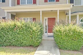 Pet-friendly Family Townhome w/ Private Patio