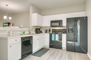 Pet-friendly Family Townhome w/ Private Patio