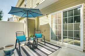 Pet-friendly Family Townhome w/ Private Patio