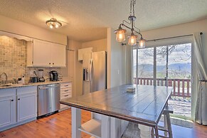 Lovely Colorado Springs Home: Mtn Views & Hot Tub!