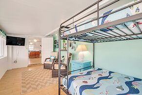 Boat Dock & Kayaks: Canalfront Home in Homosassa