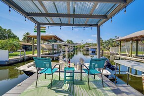 Boat Dock & Kayaks: Canalfront Home in Homosassa