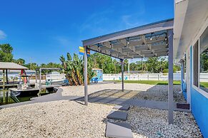 Boat Dock & Kayaks: Canalfront Home in Homosassa