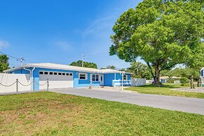 Boat Dock & Kayaks: Canalfront Home in Homosassa