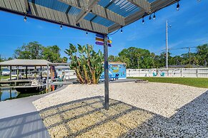 Boat Dock & Kayaks: Canalfront Home in Homosassa
