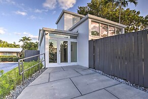 Canal-front Condo: Walk to Downtown Ft Lauderdale!