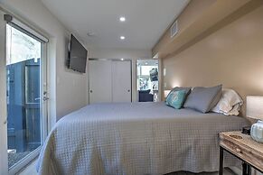 Canal-front Condo: Walk to Downtown Ft Lauderdale!