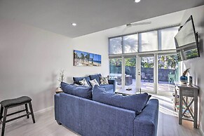 Canal-front Condo: Walk to Downtown Ft Lauderdale!