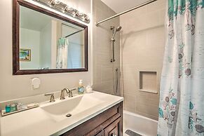 Canal-front Condo: Walk to Downtown Ft Lauderdale!