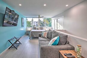 Canal-front Condo: Walk to Downtown Ft Lauderdale!