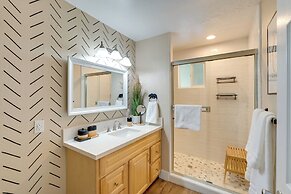 12 Mi to Apple Hill: Family-friendly Cabin Retreat