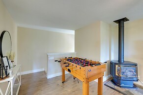 12 Mi to Apple Hill: Family-friendly Cabin Retreat