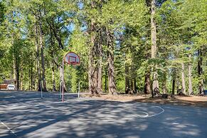 12 Mi to Apple Hill: Family-friendly Cabin Retreat