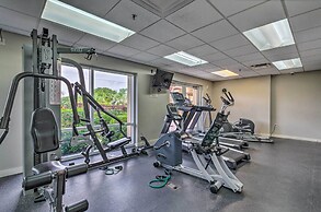 Coastal Condo: Patio & Free Resort Amenities!