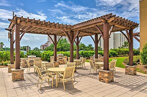 Coastal Condo: Patio & Free Resort Amenities!