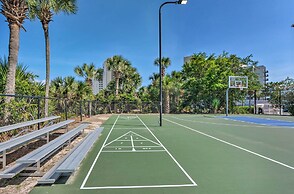 Coastal Condo: Patio & Free Resort Amenities!