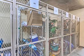 Coastal Condo: Patio & Free Resort Amenities!