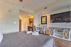 Coastal Condo: Patio & Free Resort Amenities!