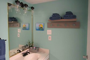 Half-mi to Beach Access: Sunny Miramar Villa!
