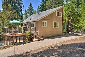 1 Mi to Jenkinson Lake: Apples Chalet w/ Deck