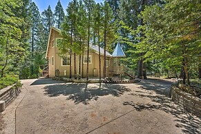 1 Mi to Jenkinson Lake: Apples Chalet w/ Deck