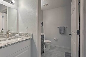 Kissimmee Retreat w/ Pool Access, 10 Mi to Disney!