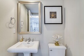 Exquisite Island Condo: Resort Perks & Views!