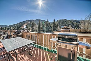 Red River Condo w/ Fire Pit: 1/2 Mi to Slopes!