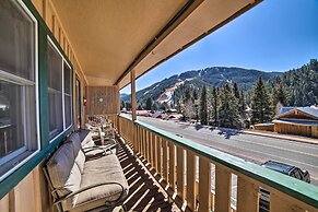 Red River Condo w/ Fire Pit: 1/2 Mi to Slopes!