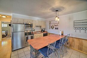 Red River Condo w/ Fire Pit: 1/2 Mi to Slopes!