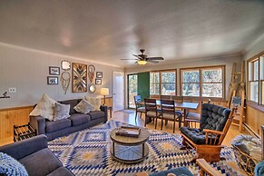 Red River Condo w/ Fire Pit: 1/2 Mi to Slopes!