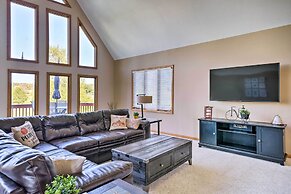 Apple Valley Home, Shared Golf Course On-site