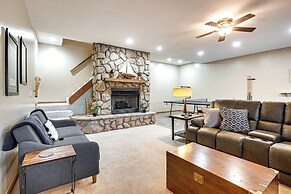 Apple Valley Home, Shared Golf Course On-site