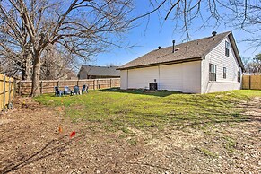 Updated Norman Getaway w/ Porch + Fire Pit!